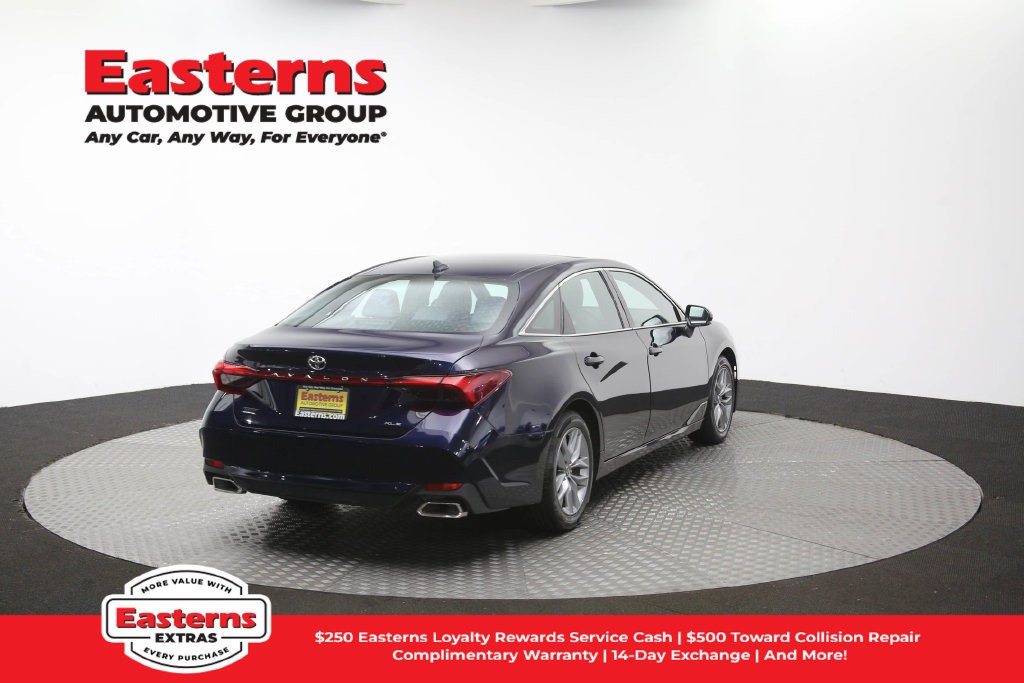 Used 2022 Toyota Avalon XLE w/ Moonroof Package FWD image 42