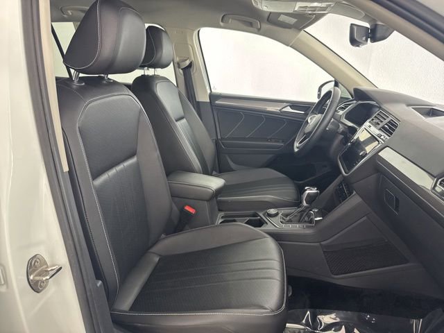 Used 2022 Volkswagen Tiguan SE AWD/4WD image 24