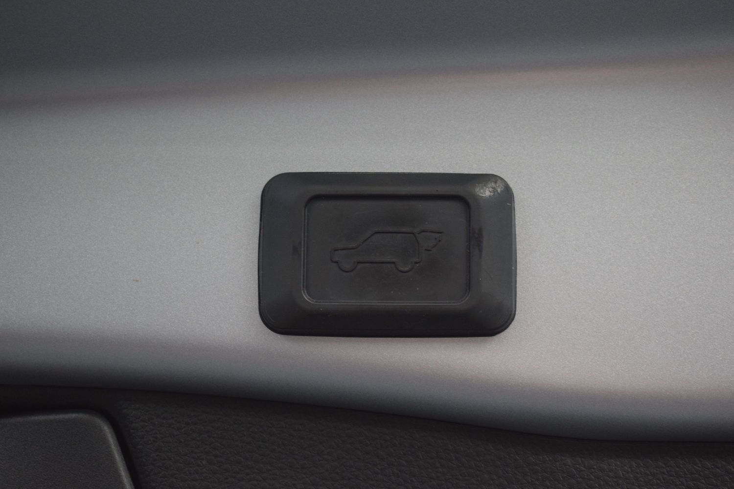 Used 2021 Toyota RAV4 XLE Premium AWD/4WD image 12