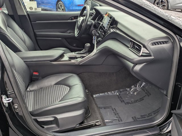 Used 2024 Toyota Camry SE image 5