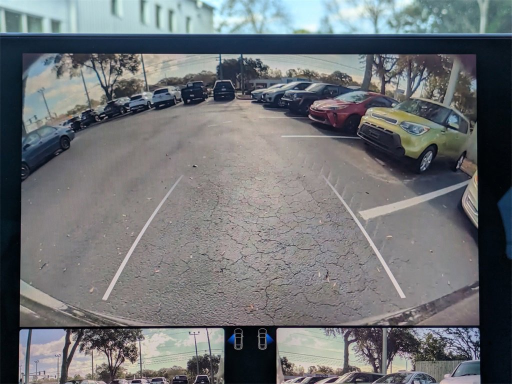 Used 2022 Tesla Model X Plaid image 25