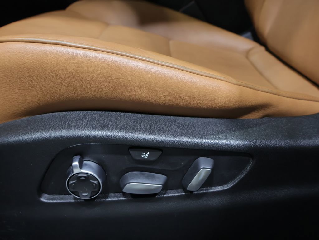 Used 2019 Cadillac XT4 Sport AWD/4WD image 13