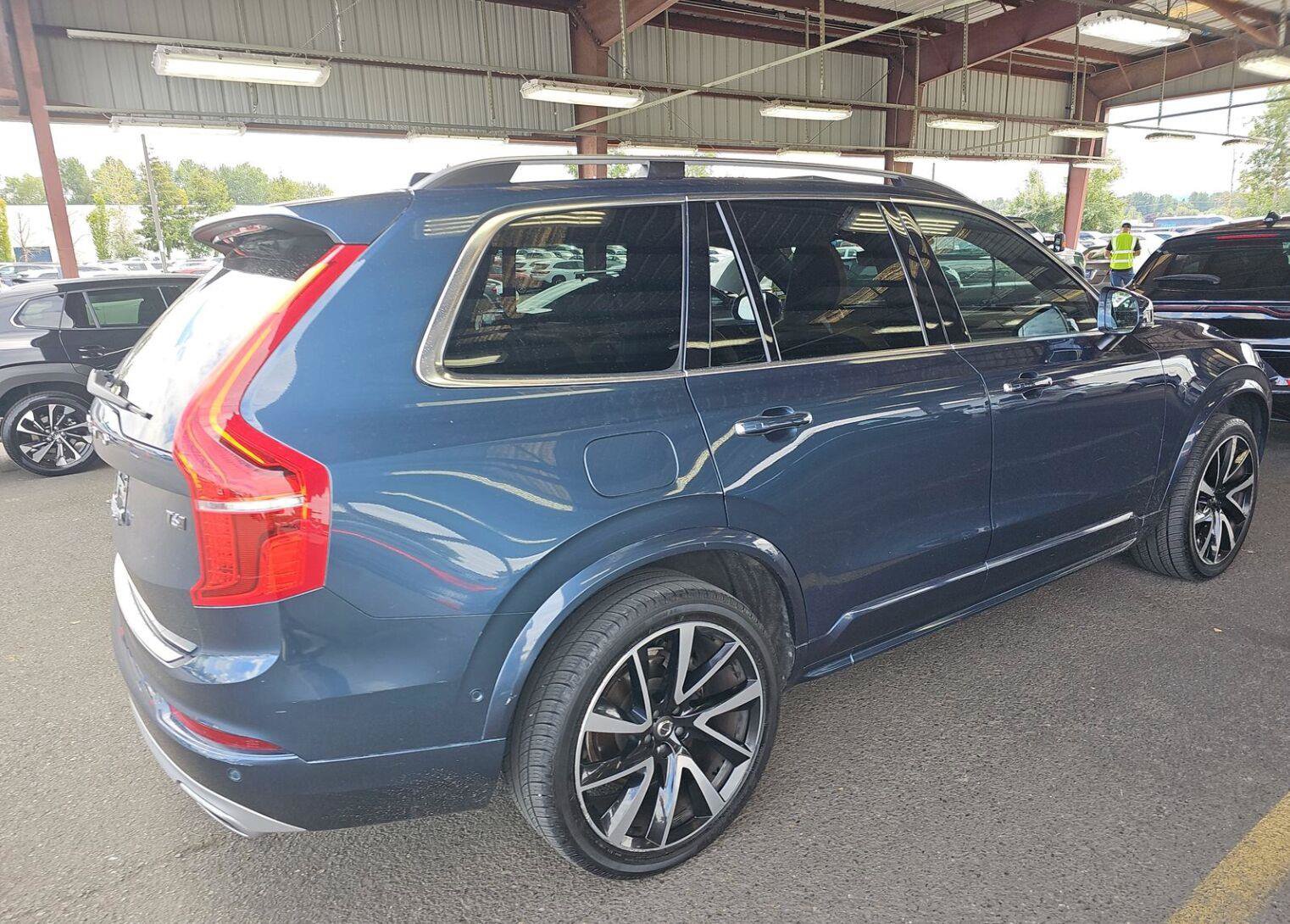 Used 2019 Volvo XC90 T6 Momentum w/ Advanced Package AWD/4WD image 10
