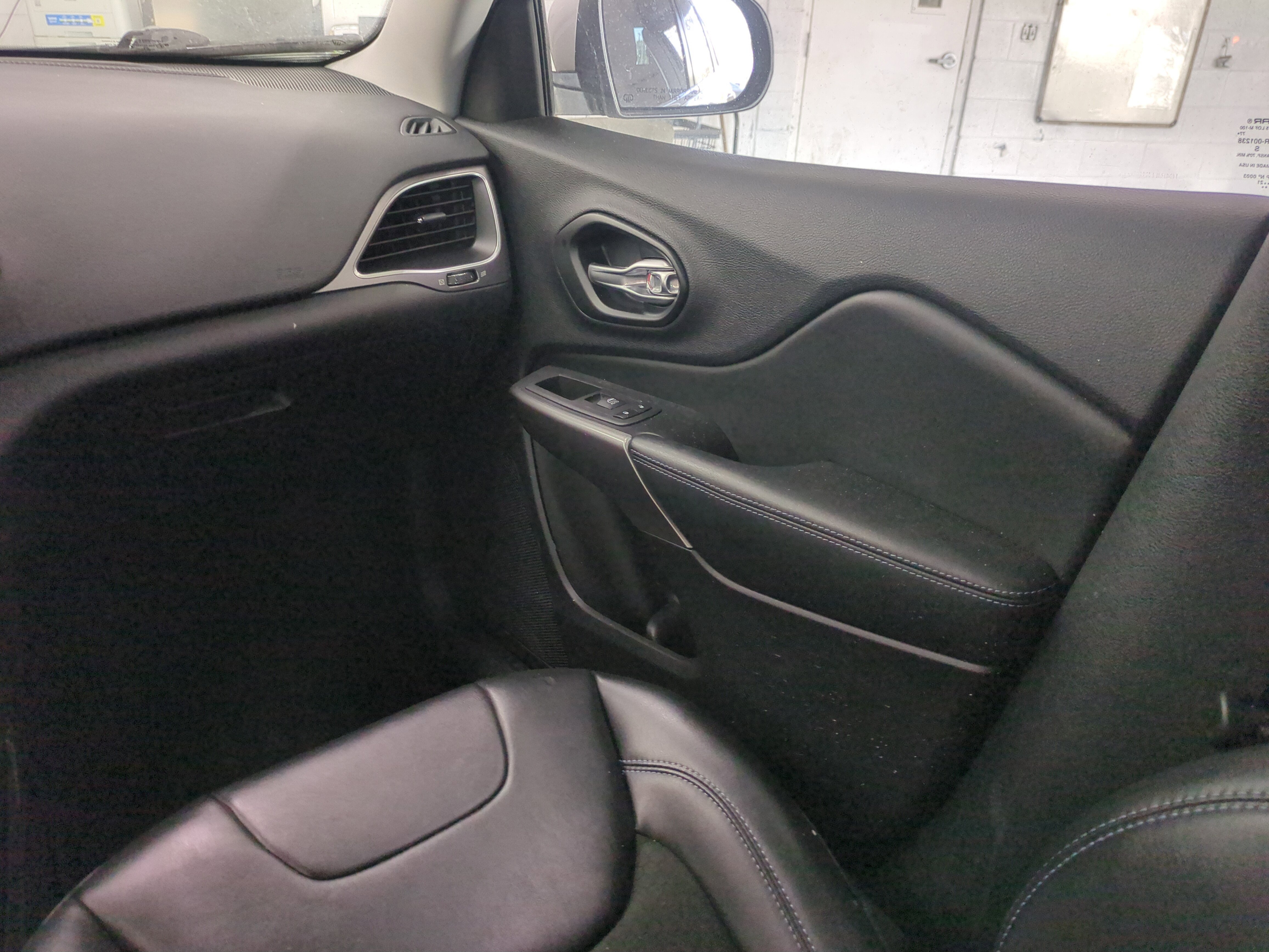 Certified 2021 Jeep Cherokee Latitude Plus image 17