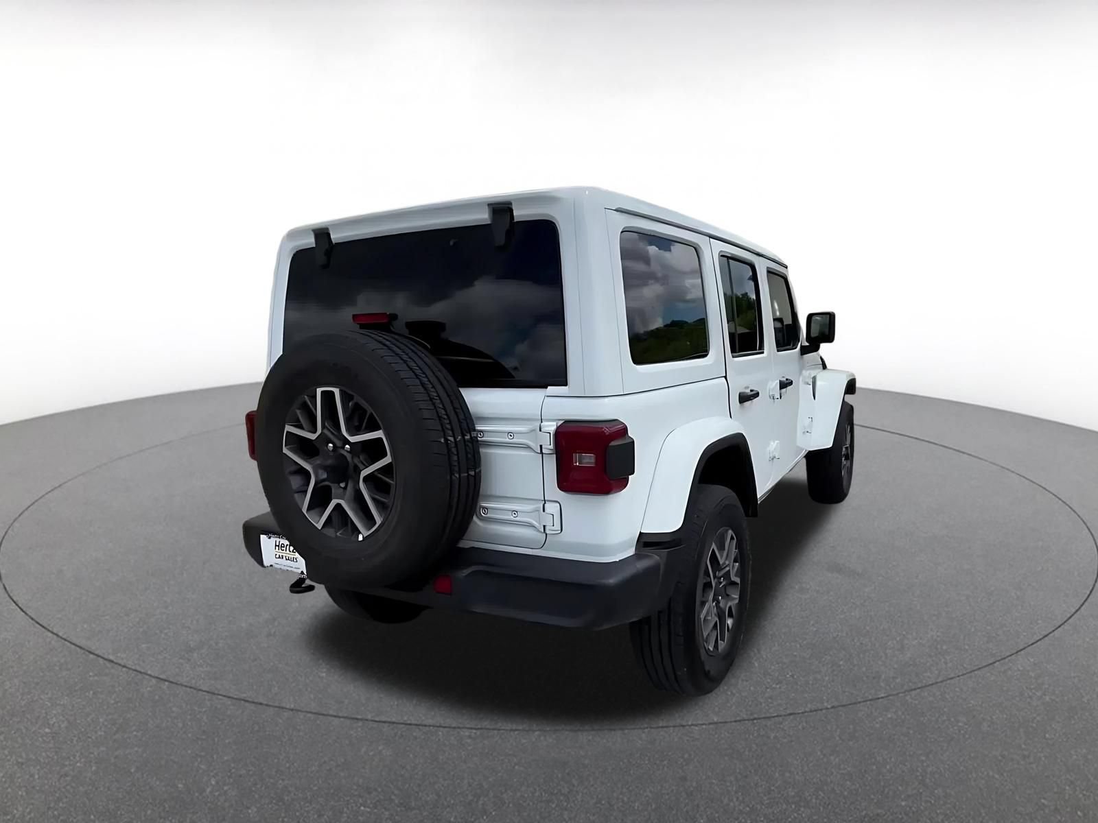 Used 2025 Jeep Wrangler Unlimited Sahara AWD/4WD image 14