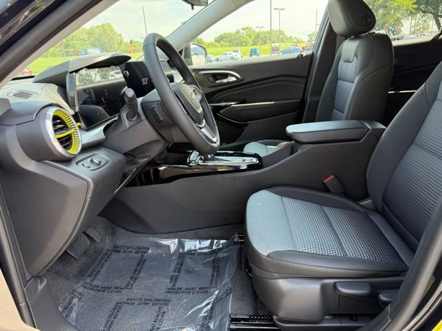 New 2025 Chevrolet Trax LT w/ Driver Confidence Package image 19