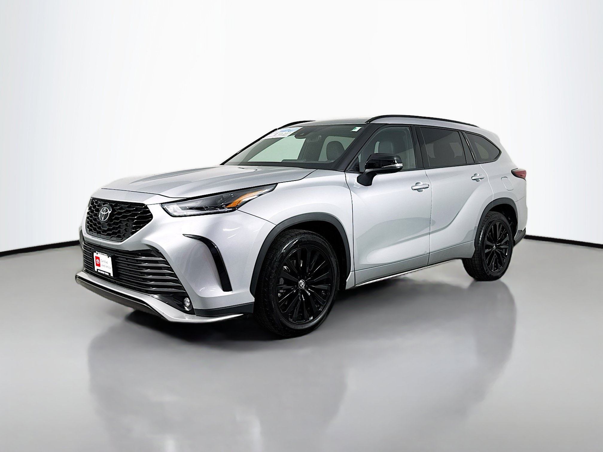 Certified 2025 Toyota Highlander XSE AWD/4WD image 3