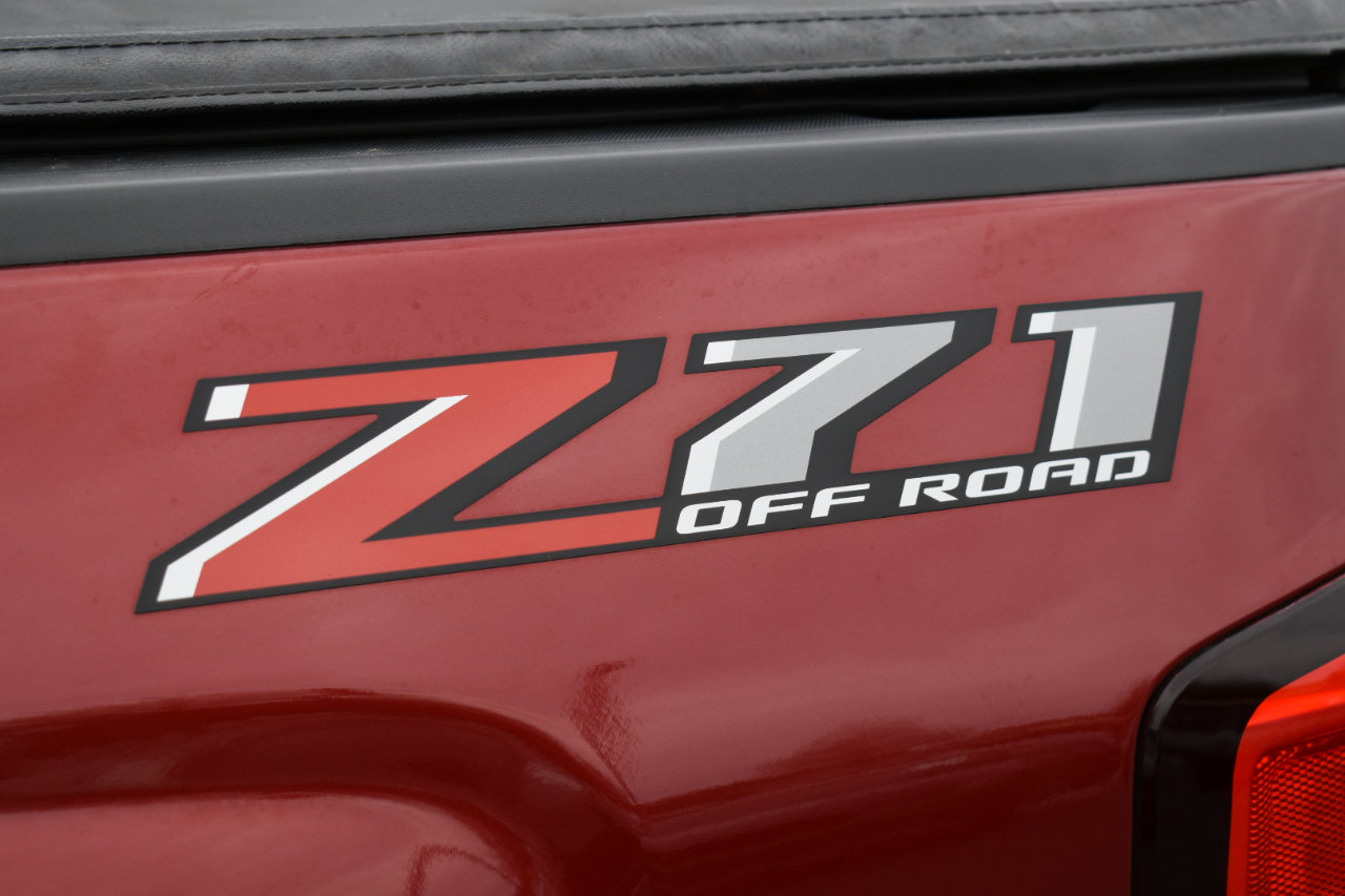 Used 2018 Chevrolet Silverado 1500 LT w/ All Star Edition image 43