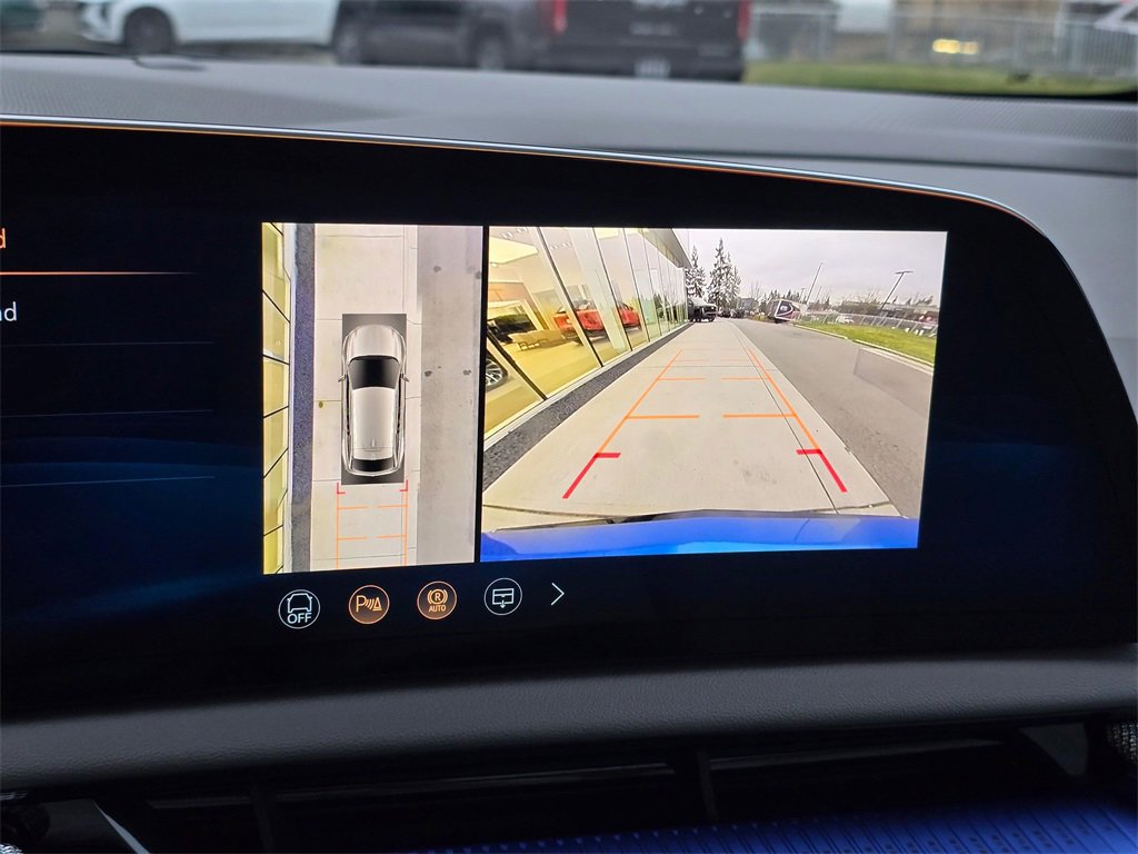 New 2026 Cadillac Optiq Luxury 1 image 30