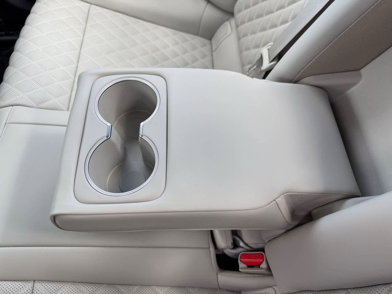 Used 2022 Genesis G70 3.3T w/ Sport Prestige Package image 17