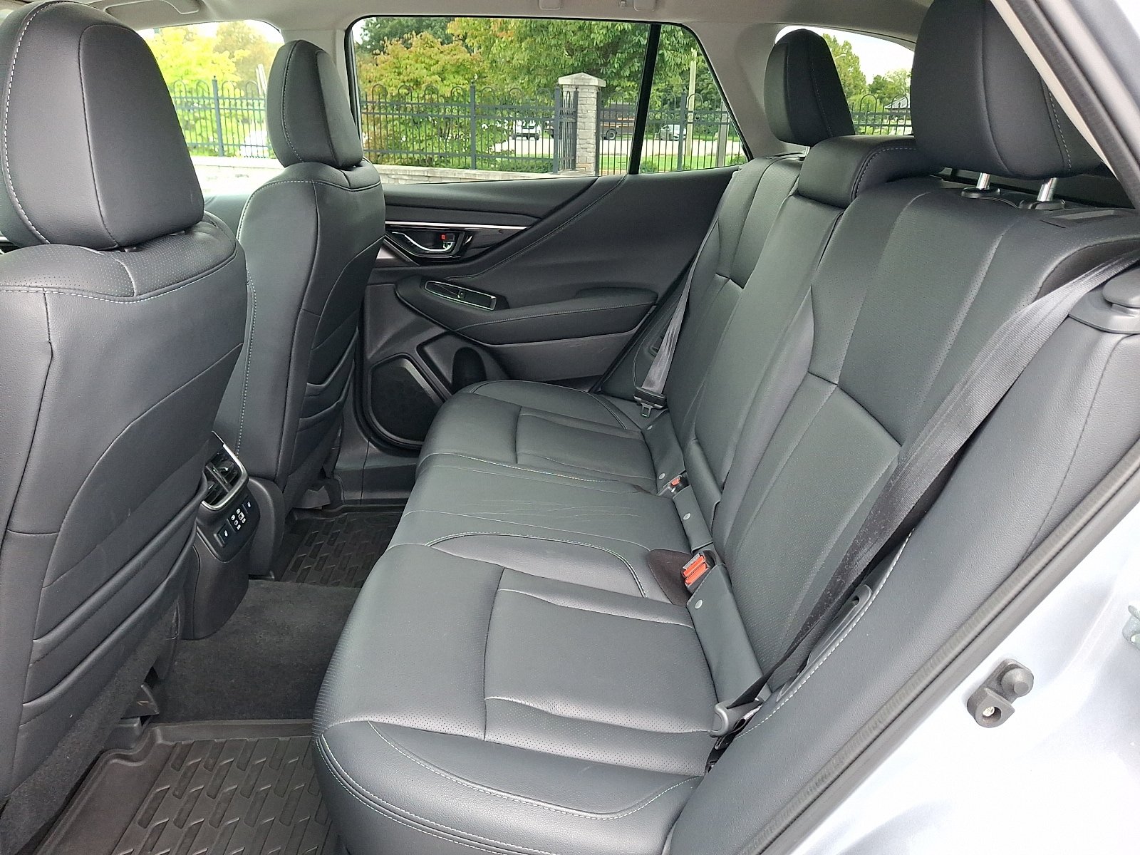 Used 2023 Subaru Outback Touring XT AWD/4WD image 10