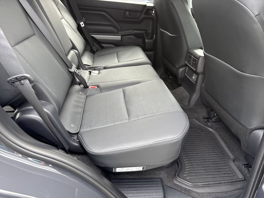Used 2025 Toyota 4Runner TRD Off-Road Premium AWD/4WD image 15