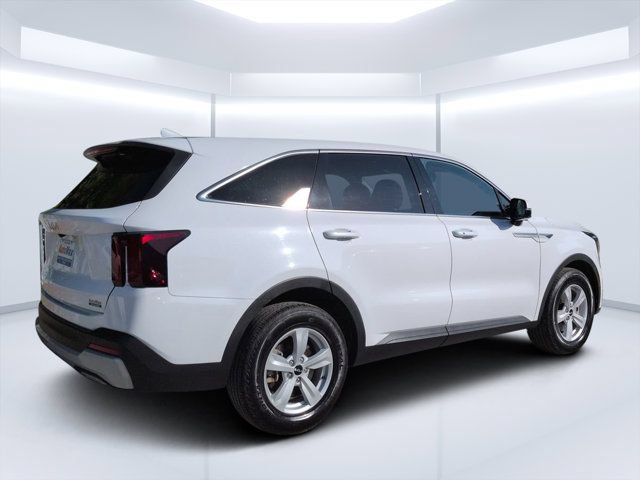 Used 2026 Kia Sorento LX FWD image 3