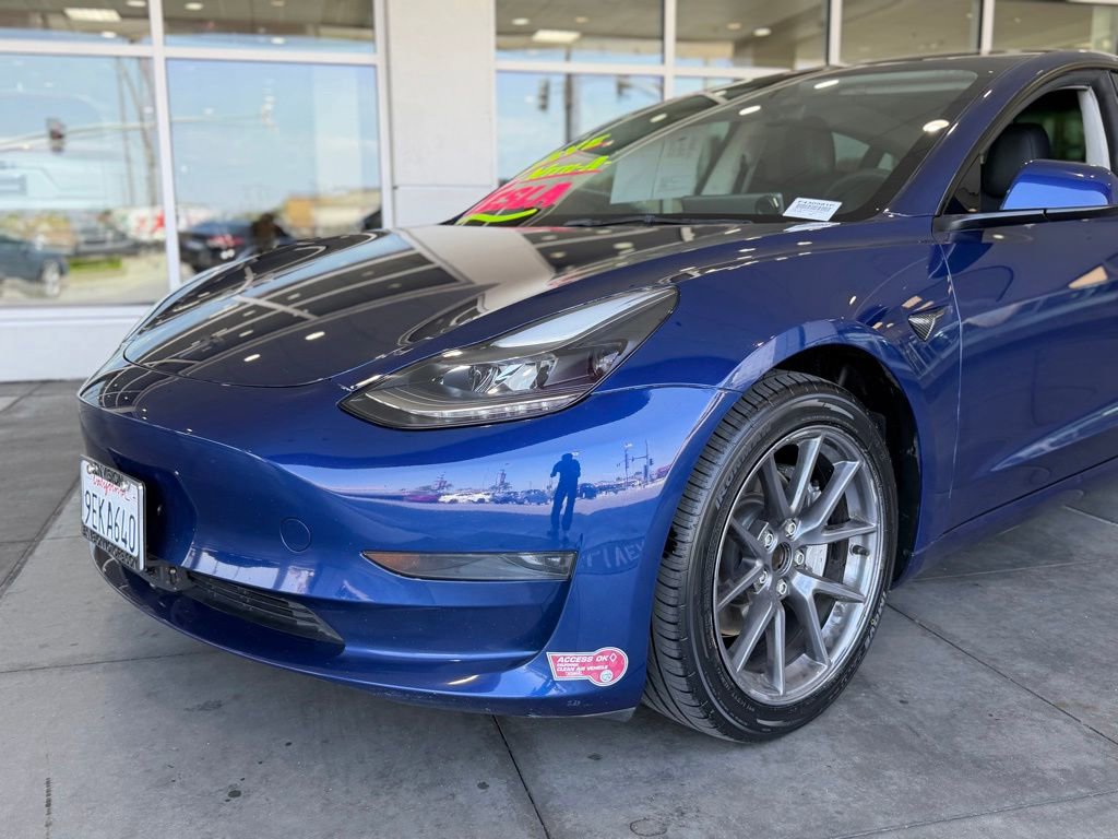 Used 2023 Tesla Model 3 Standard Range RWD image 3