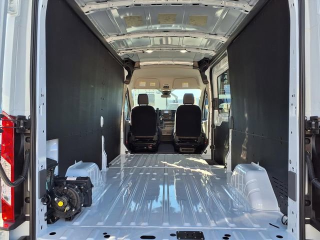 New 2025 Ford Transit 250 148 Medium Roof RWD image 4