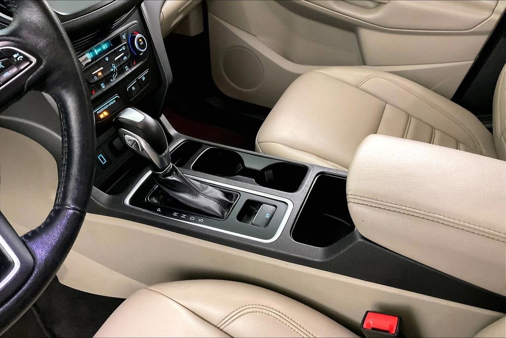 Used 2019 Ford Escape SEL image 17