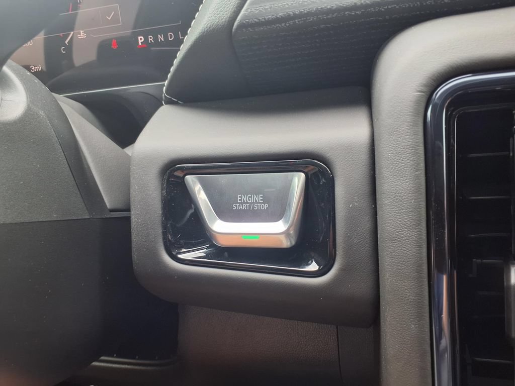 New 2026 GMC Yukon XL AT4 Ultimate AWD/4WD image 18
