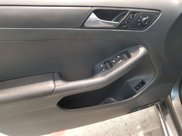 Used 2015 Volkswagen Jetta S image 11