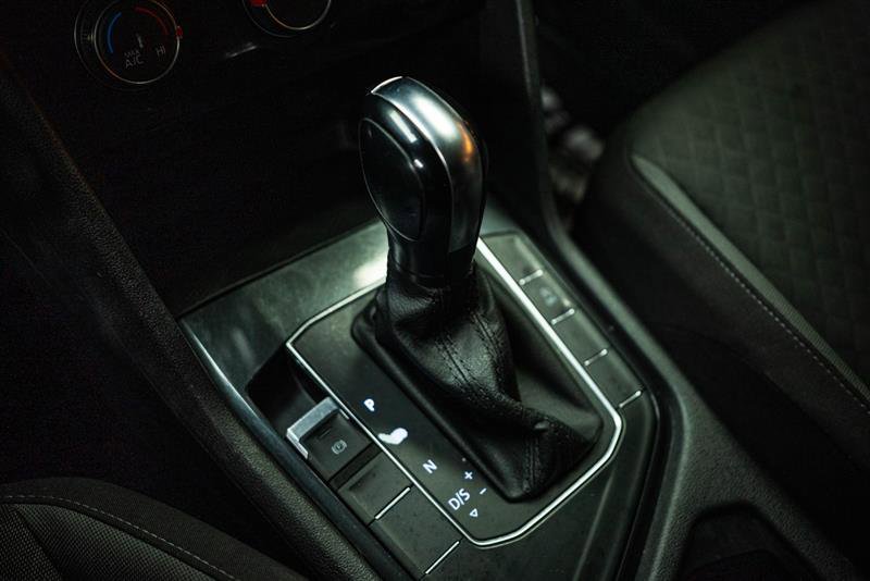 Used 2019 Volkswagen Tiguan S image 19
