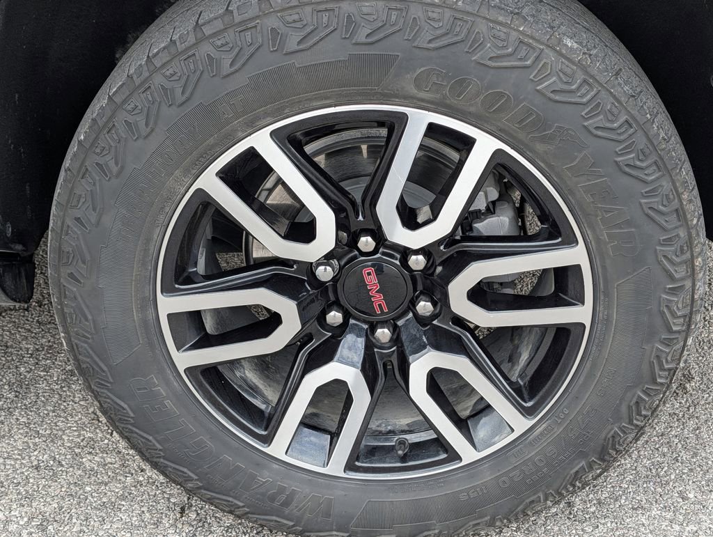 Used 2024 GMC Yukon XL AT4 w/ AT4 Premium Package image 8