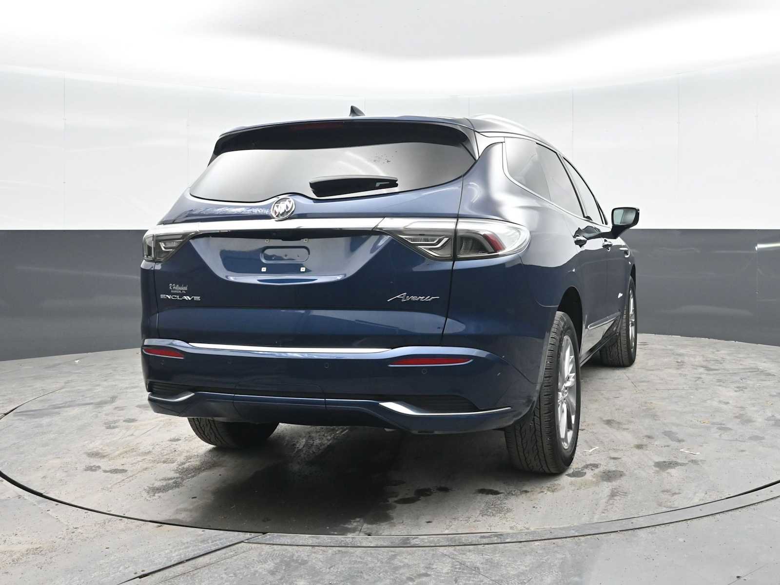 Used 2023 Buick Enclave Avenir w/ Avenir Technology Package image 9