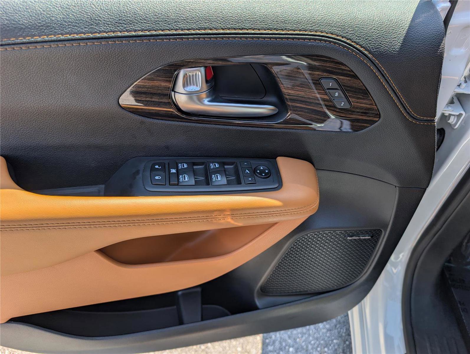 Used 2021 Chrysler Pacifica Pinnacle AWD/4WD image 26