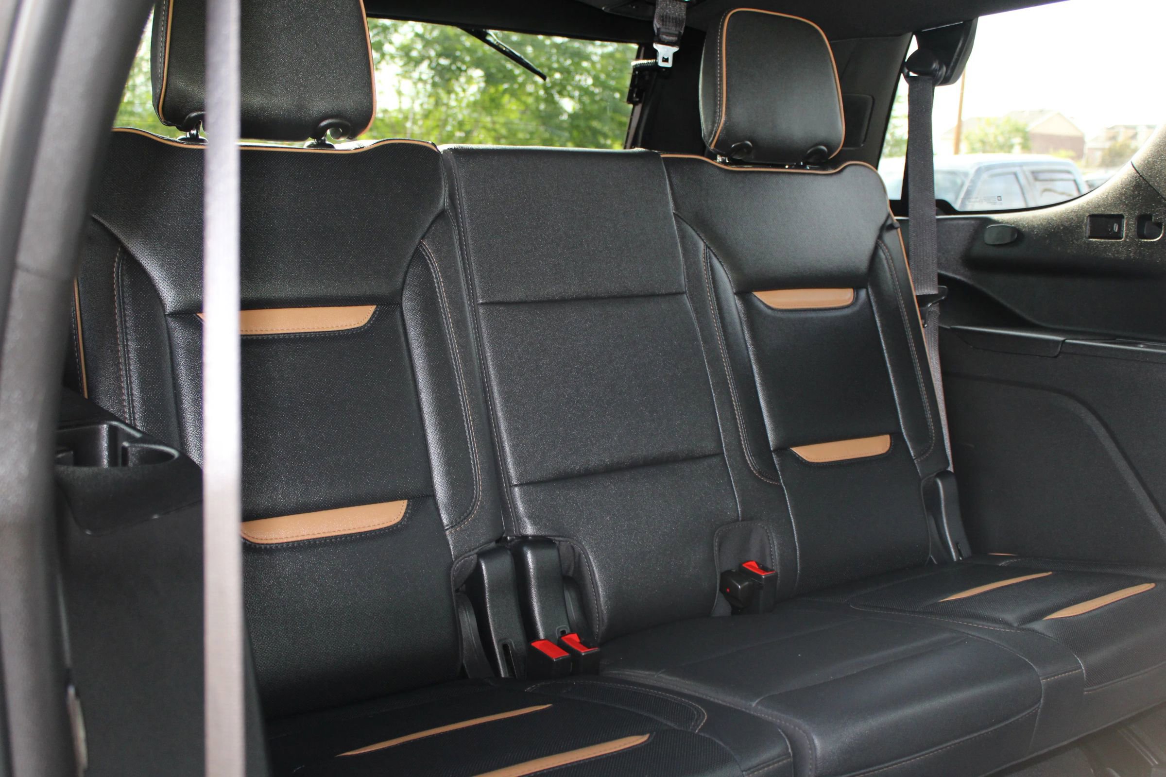 Used 2023 GMC Yukon AT4 w/ AT4 Premium Plus Package image 28