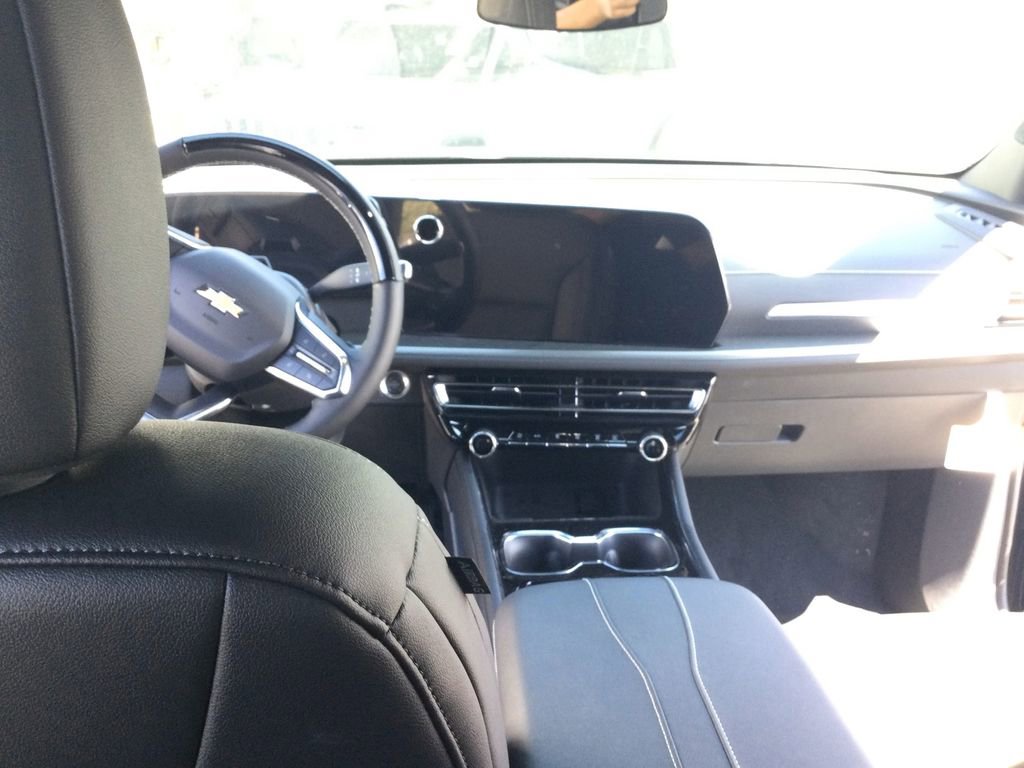 New 2025 Chevrolet Traverse LT w/ Enhanced Driving Package image 33