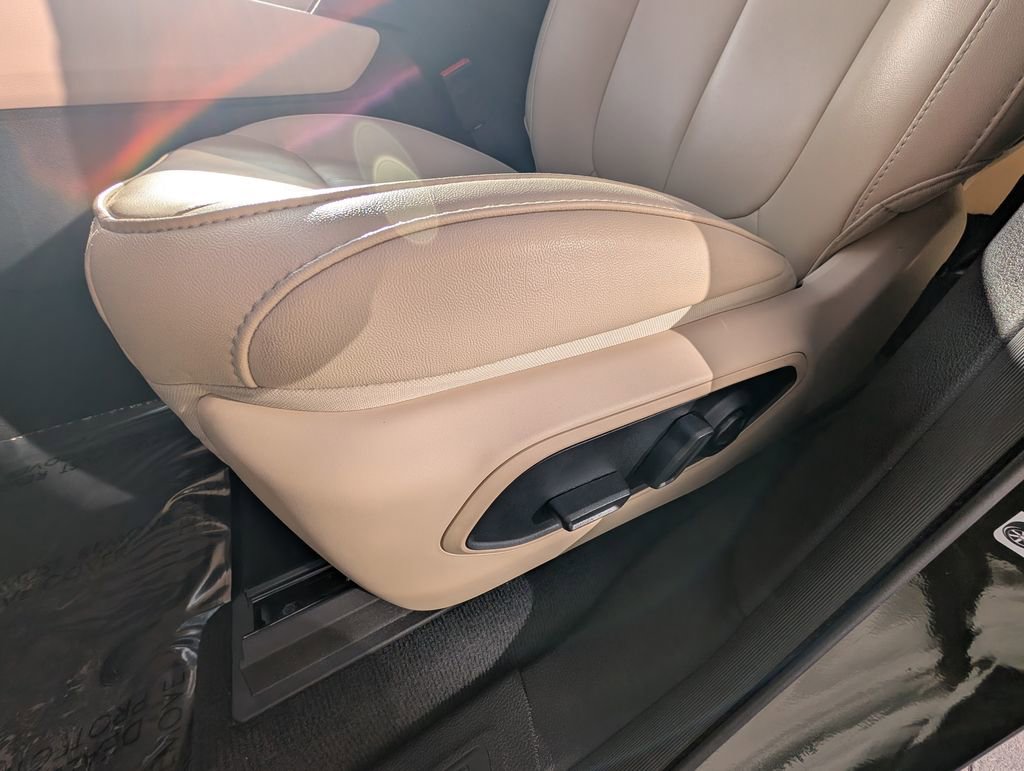 Used 2024 Jeep Grand Cherokee Limited image 14