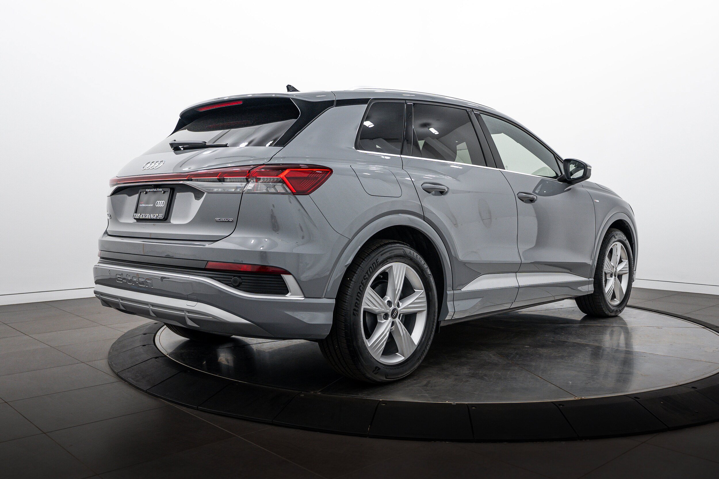 Certified 2025 Audi Q4 e-tron Premium w/ Convenience Package AWD/4WD image 4