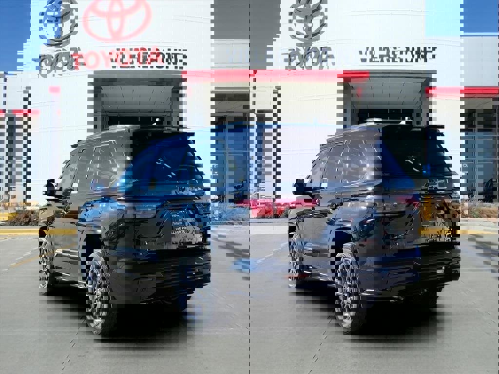 New 2026 Toyota Sequoia Platinum image 3