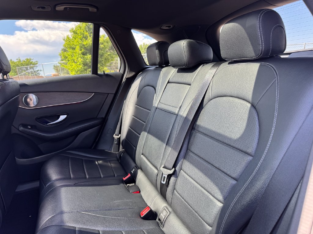 Used 2020 Mercedes-Benz GLC 300 4MATIC w/ Multimedia Package image 9