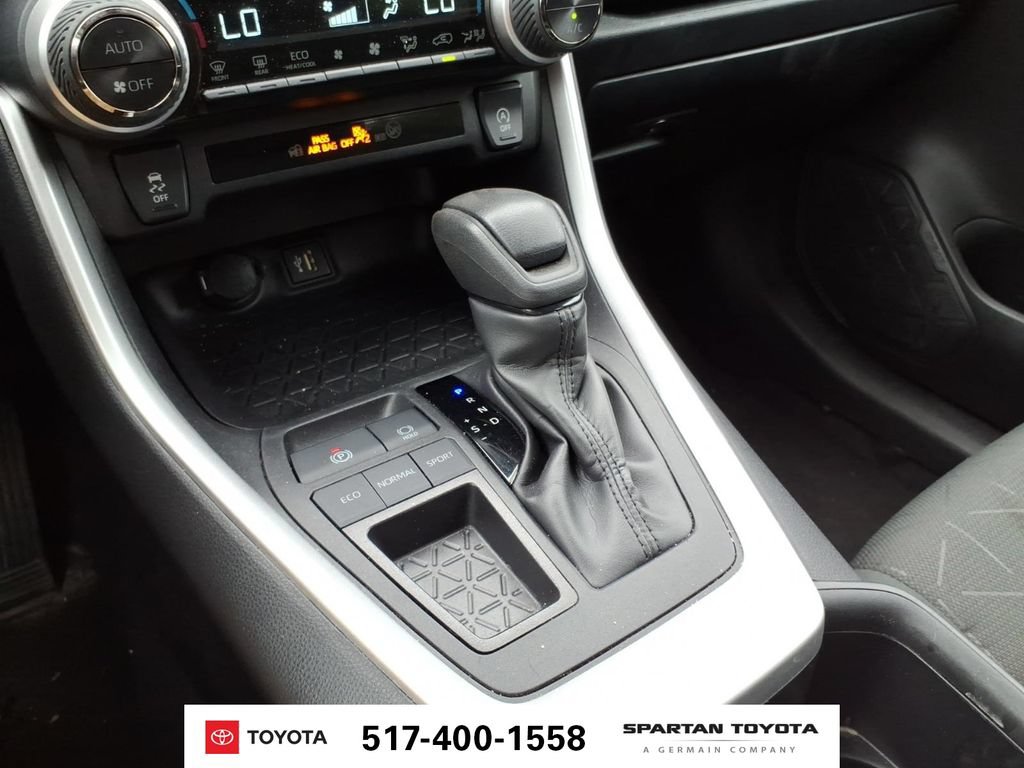 Used 2024 Toyota RAV4 XLE FWD image 23