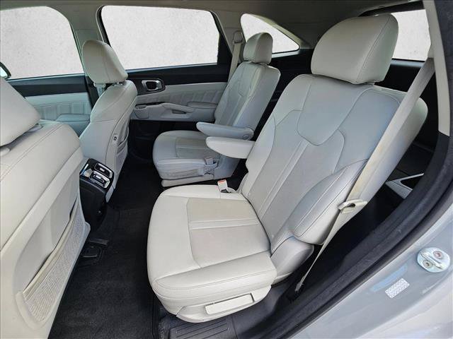 Used 2023 Kia Sorento SX FWD image 18