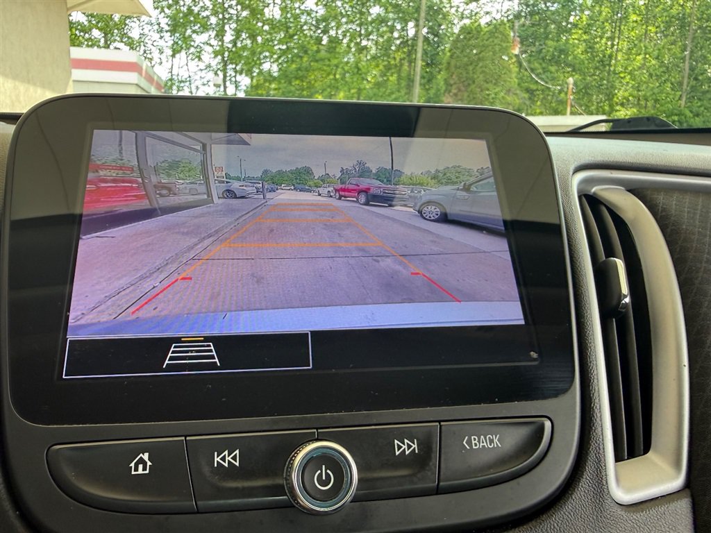 Used 2023 Chevrolet Malibu LT FWD image 9