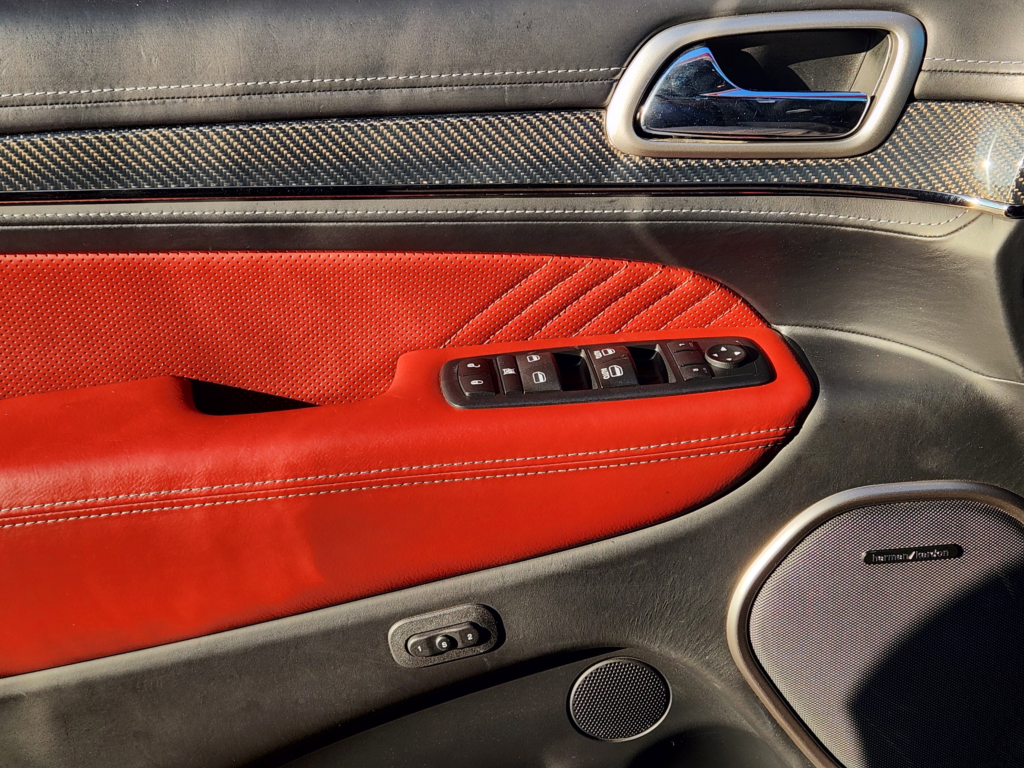 Used 2017 Jeep Grand Cherokee SRT image 23