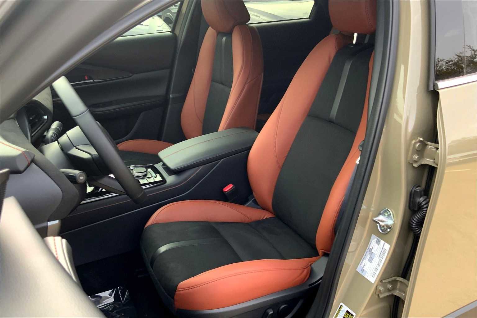 Certified 2025 MAZDA CX-30 Carbon AWD/4WD image 9