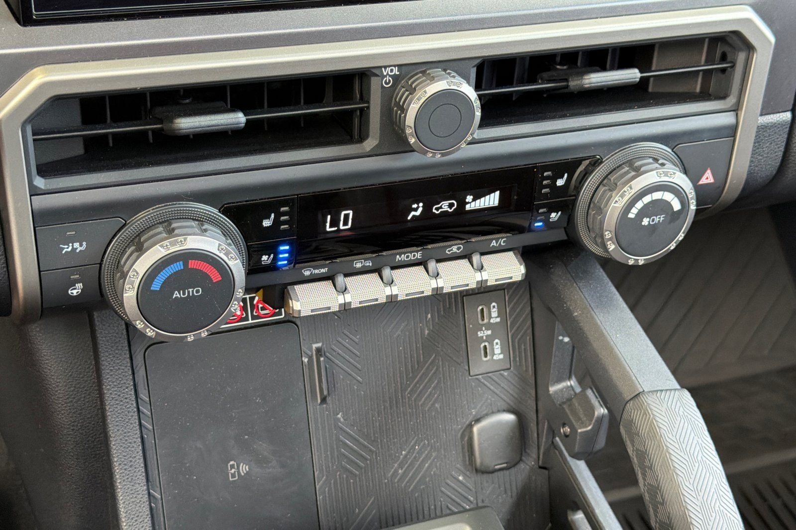 Used 2025 Toyota 4Runner TRD Off-Road Premium AWD/4WD image 19