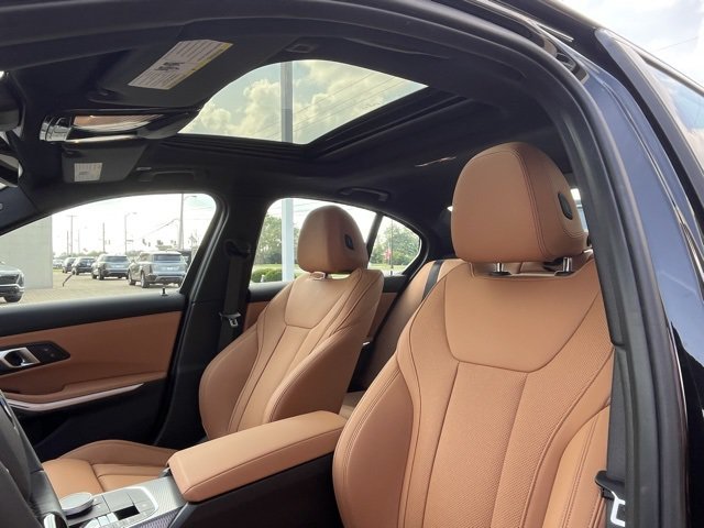 New 2025 BMW 330i xDrive Sedan w/ Convenience Package AWD/4WD image 19