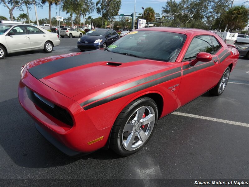 Used 2011 Dodge Challenger RWD image 3