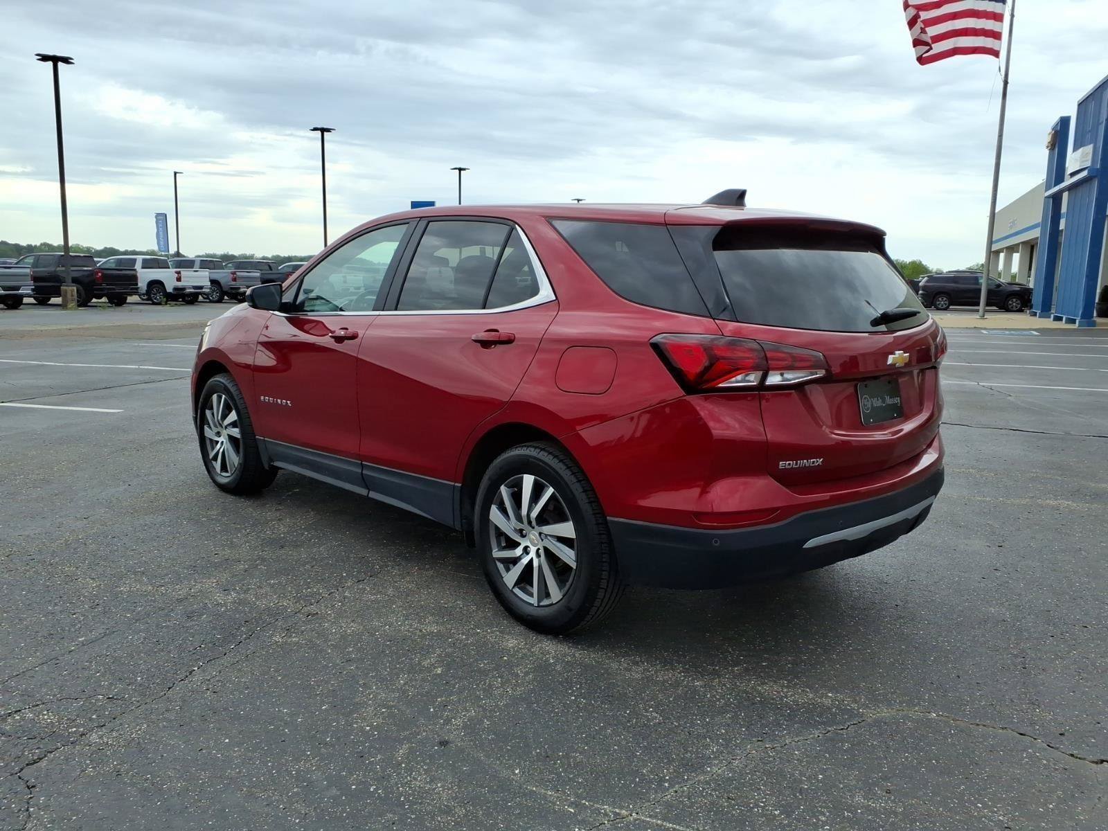 Used 2024 Chevrolet Equinox LT w/ LPO, Floor Liner Package FWD image 3