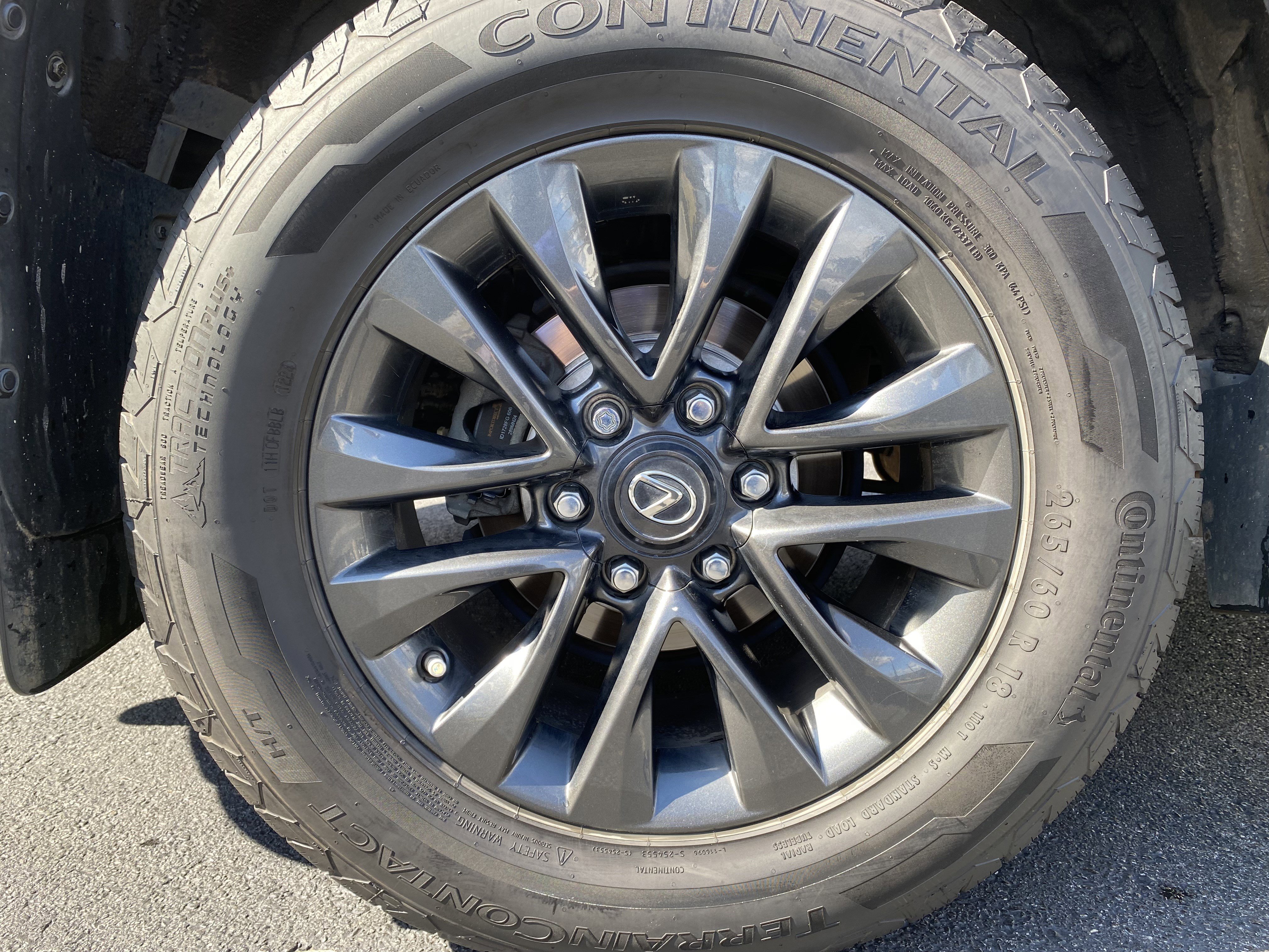 Used 2020 Lexus GX 460 Premium w/ Premium Package image 40