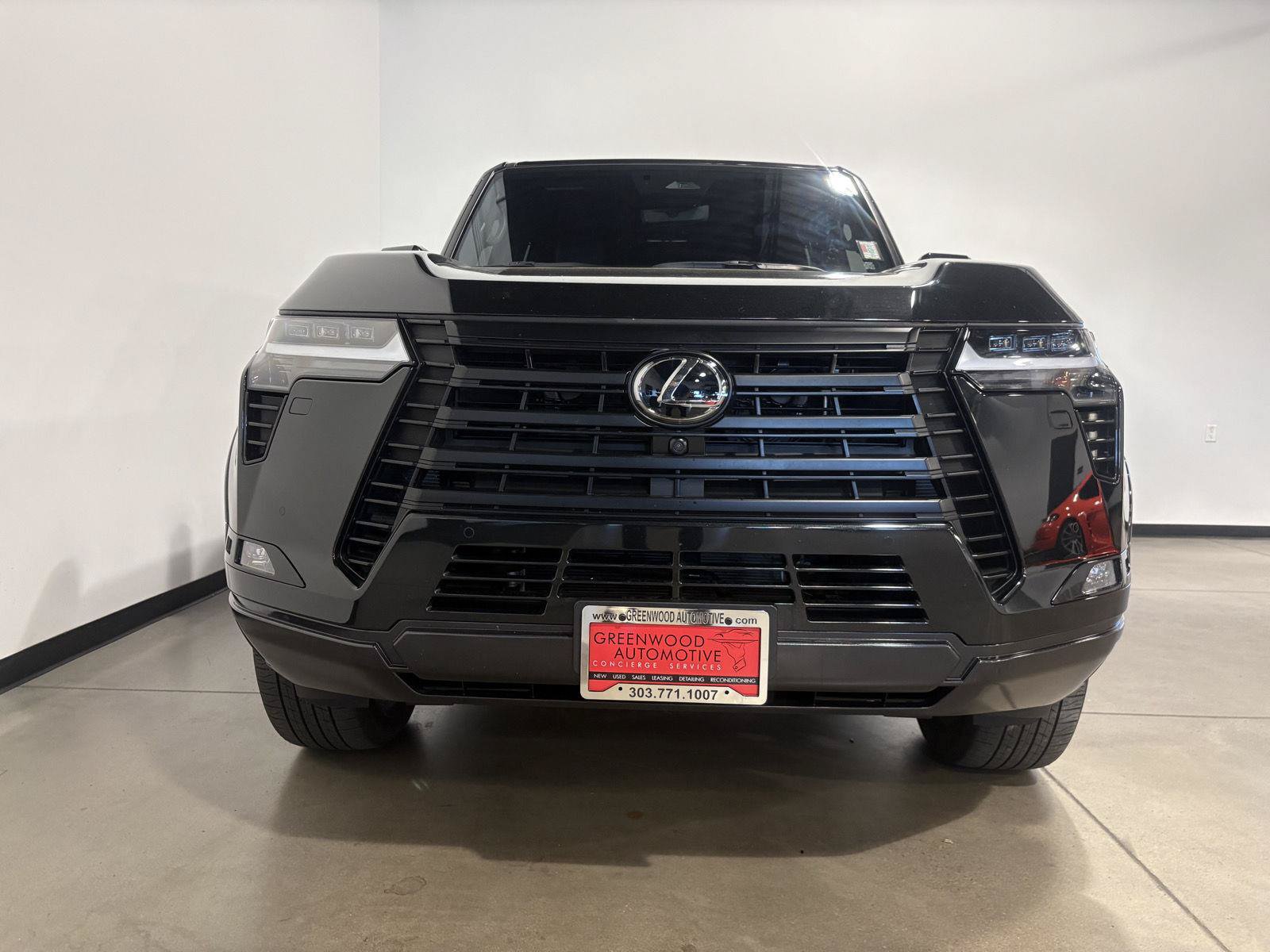 Used 2025 Lexus GX 550 w/ Accessory Package (2T) AWD/4WD image 9