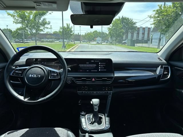 Certified 2024 Kia Seltos S FWD image 3