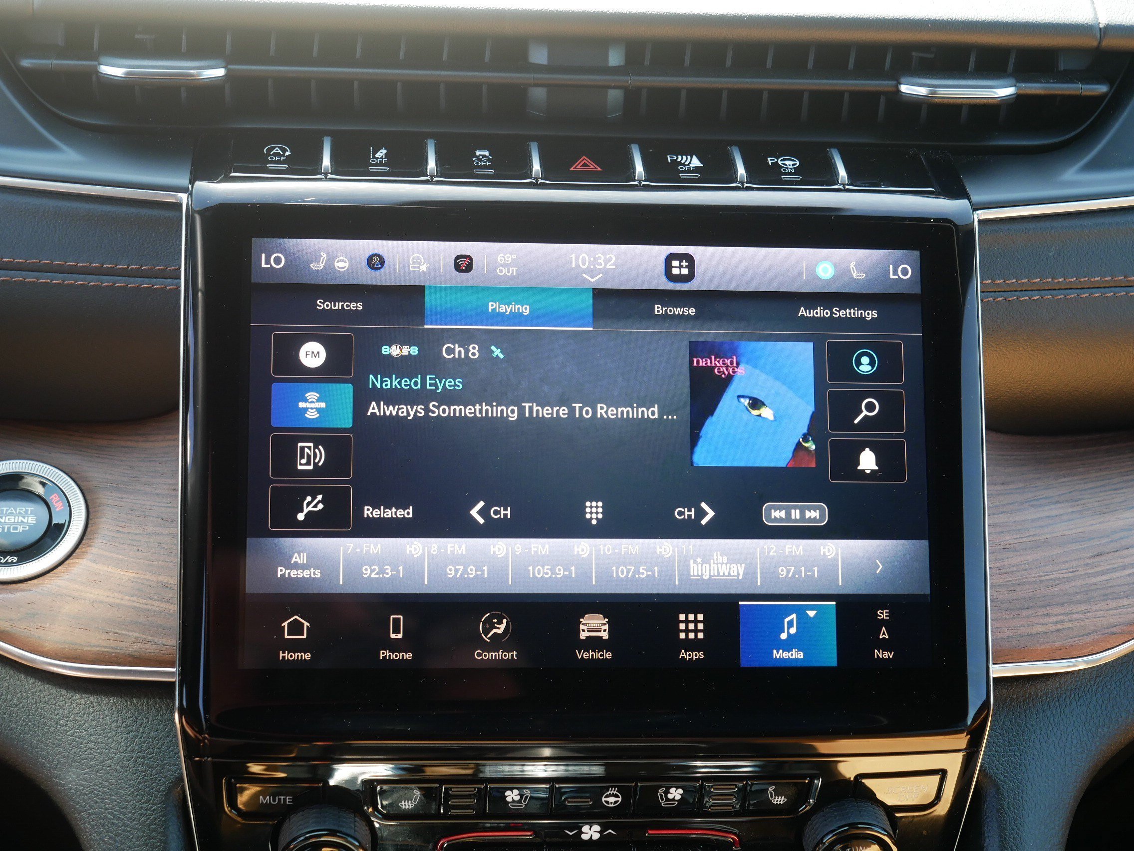 Used 2024 Jeep Grand Cherokee L Summit w/ Advanced Protech Group IV AWD/4WD image 22