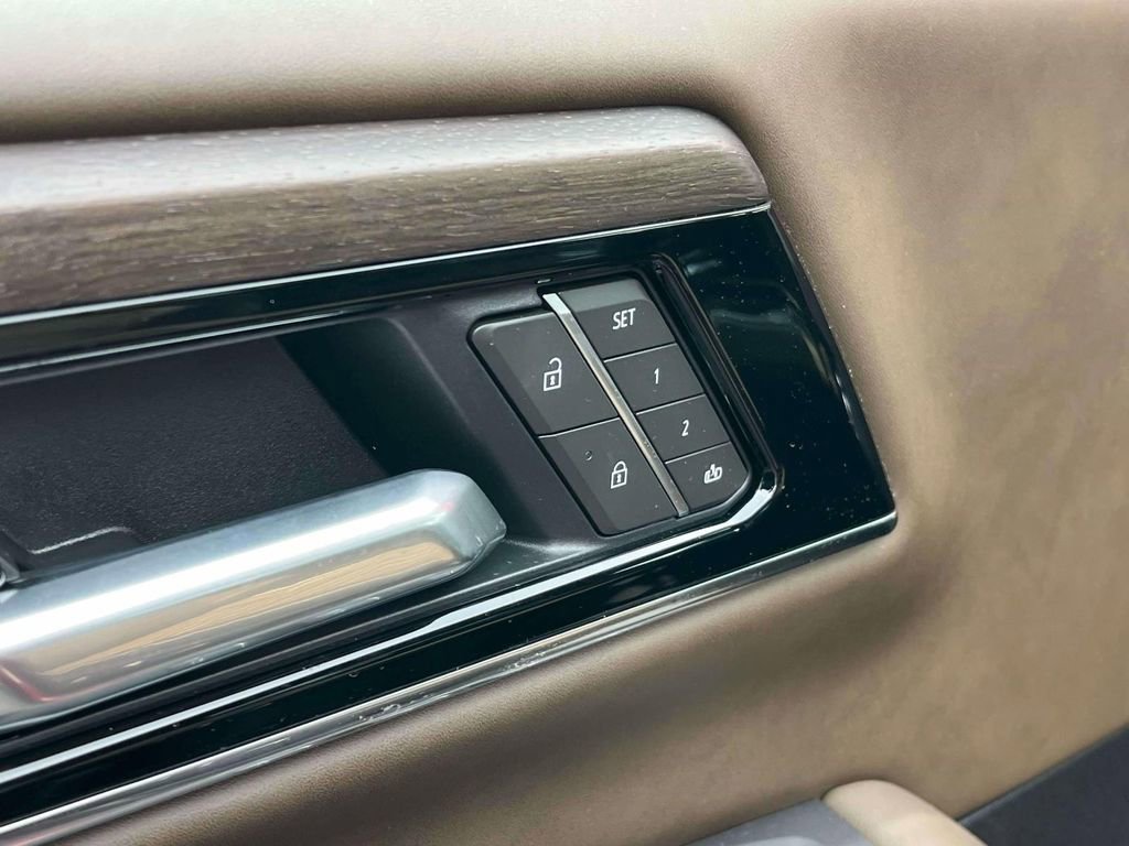 New 2026 GMC Yukon Denali Ultimate AWD/4WD image 24