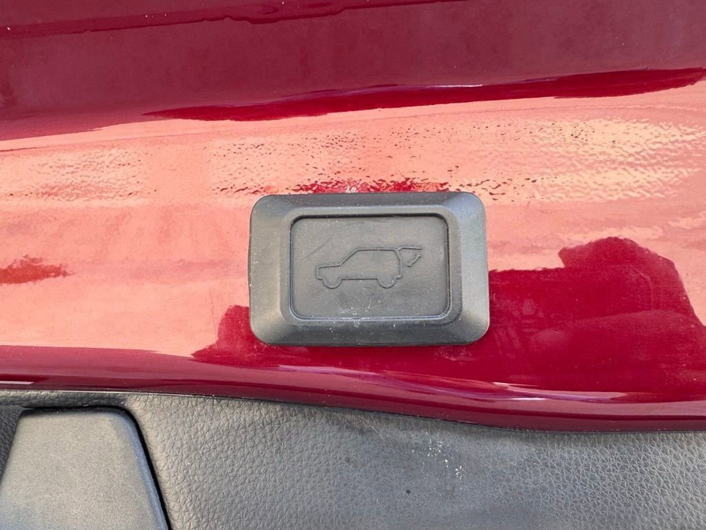 Used 2022 Toyota RAV4 Limited image 18