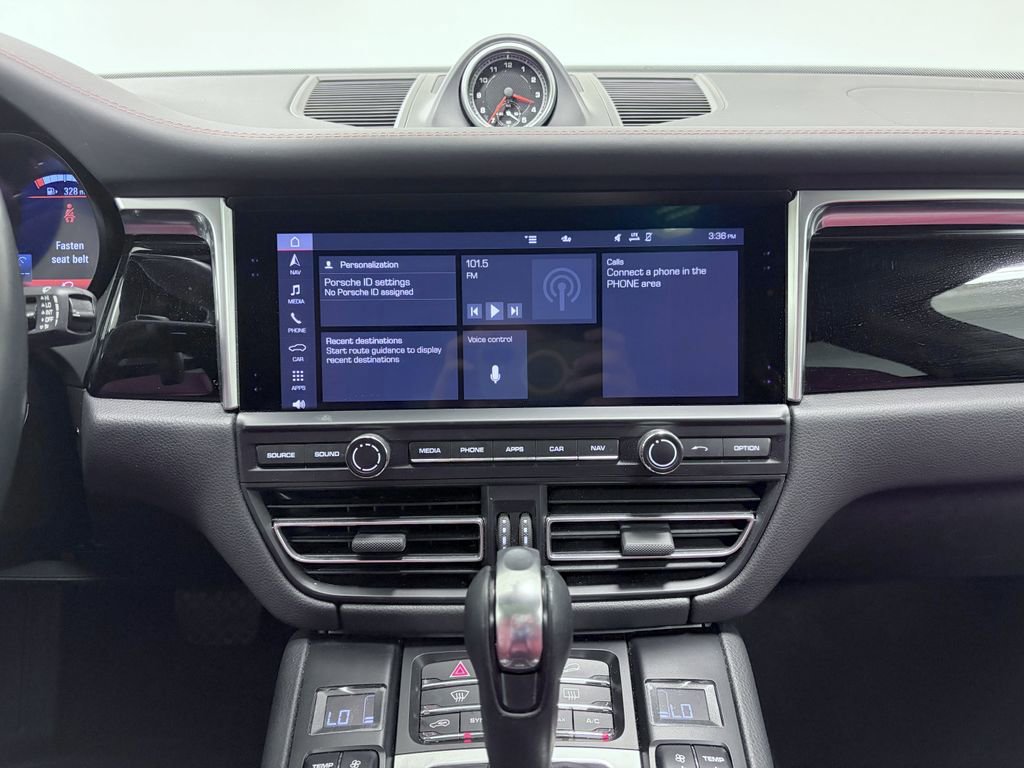 Used 2021 Porsche Macan AWD/4WD image 17