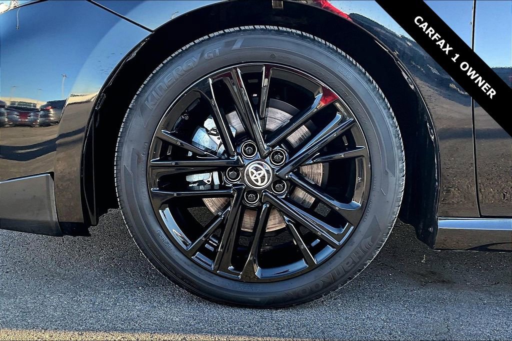 Used 2025 Toyota Camry SE image 32