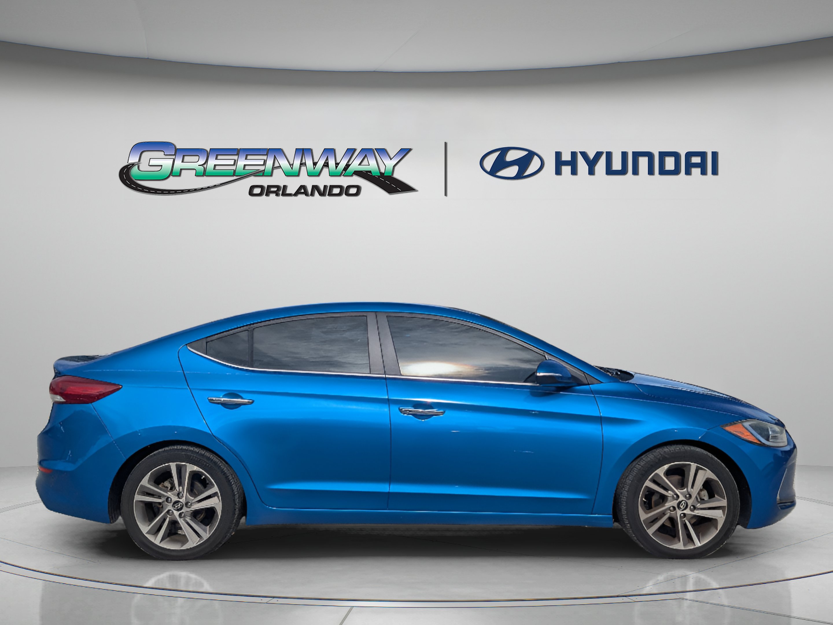 Used 2017 Hyundai Elantra Limited w/ Limited Tech Package 04 FWD image 9